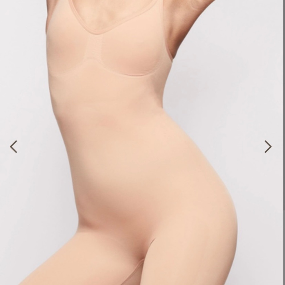 Skims sculpting bodysuit. sold out!!